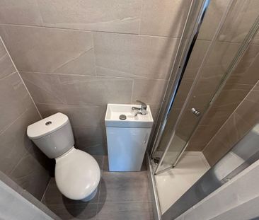 Studio Flat, Amhurst Road, E8 - Photo 1