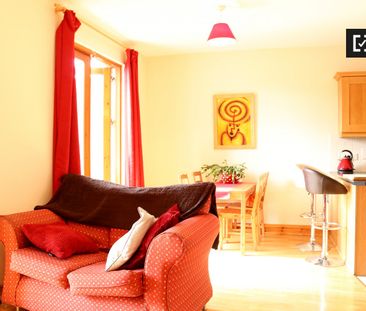 Nice room in 2-bedroom apartment in Castleknock, Dublin - Photo 3