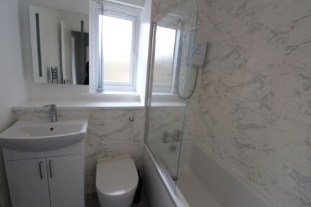 Michelbourne Close, Burgess Hill, RH15 - Photo 4