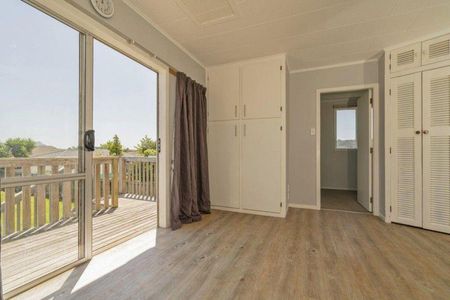 Short walk to School - Photo 3