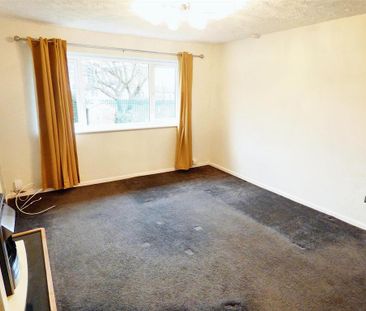 3 bedroom flat to rent - Photo 2