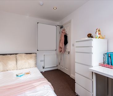 6 Bedroom Student Home. All Bills included. 51 week tenancy - Photo 4