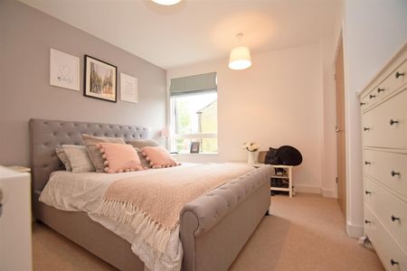 London Road, Isleworth - 1 bedroomProperty for lettings - Chasebuchanan - Photo 3