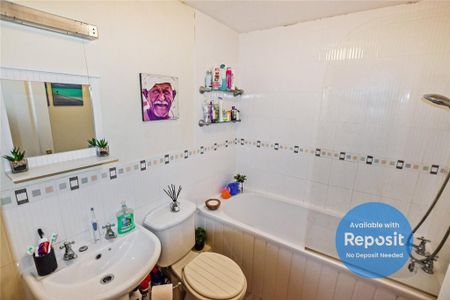 3 bedroom semi-detached house to rent - Photo 4