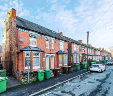 5 bed Semi-Detached House for Rent - Photo 5