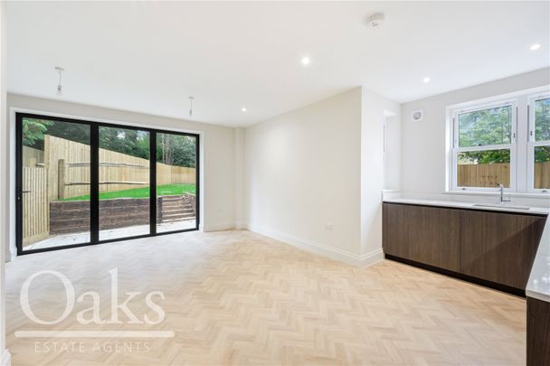 Park Road, Kenley, Surrey - Photo 1