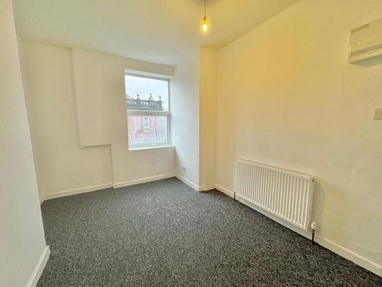 4 bedroom terraced house to rent - Photo 1