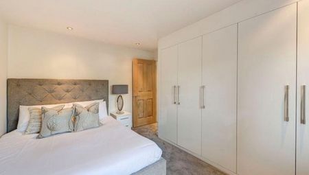 2 Bed - Fulham Road, London - Photo 5