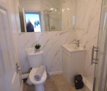 2 Bed Terraced House, Edgware Grove, LS8 - Photo 2