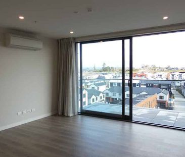Hobsonville, 2 bedrooms, $625 - Photo 2