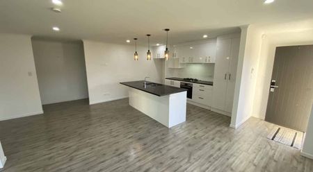 FULLY RENOVATED, 4 BEDROOM HOME IN MANUREWA - Photo 4