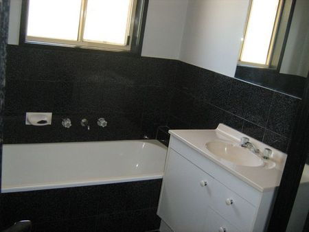 55 Duggan Street, Calwell ACT 2905 - House For Rent | Domain - Photo 4