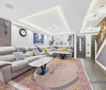 4 bedroom detached house to rent - Photo 2