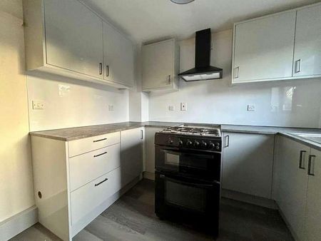 Fortescue Drive, Shenley Church End, MK5 - Photo 3