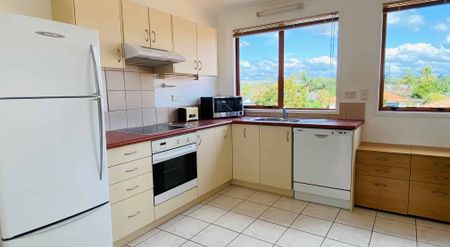 Executive apartment with views - Photo 2