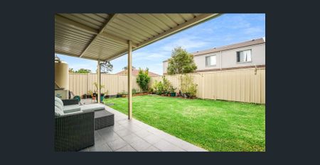 Well Presented 4 Bedroom Townhouse Close to Blacktown CBD! - Photo 5