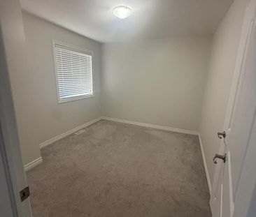 For Lease - 327 Remembrance Road, Brampton, Ontario - Photo 5