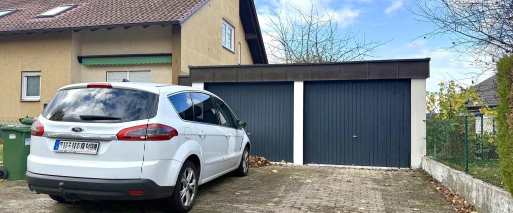 Neu renovierte 4-Zimmer-Dachwohnung mit Balkon und Blick ins Grüne – ruhiges Wohnen nahe Bretten - Photo 1