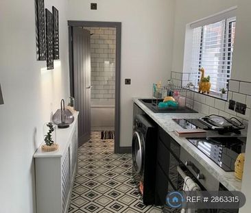 3 bedroom terraced house to rent - Photo 6