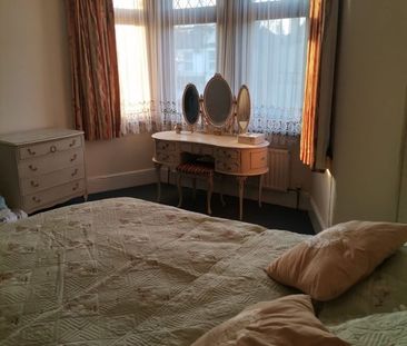 Room in a Shared House, Ashgrove Road, IG3 - Photo 3