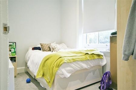 3 bedroom apartment to rent - Photo 4