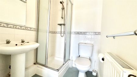 2 bedroom Flat in The Meridian, Reading - Photo 3