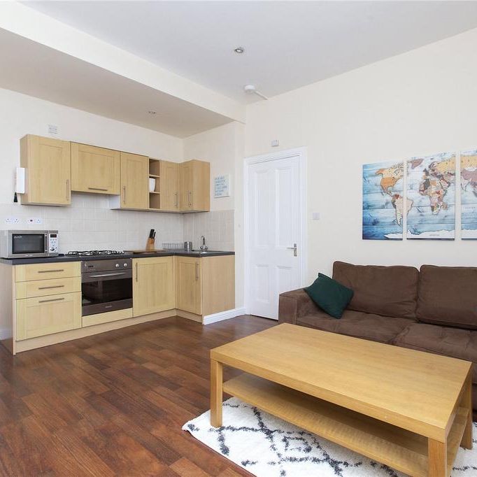1 bedroom flat to rent - Photo 1