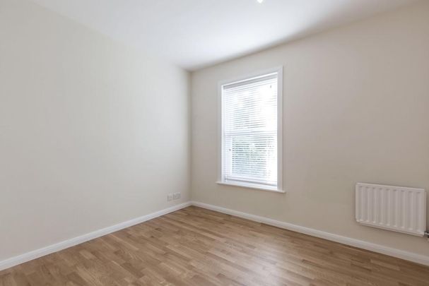 1 bedroom ground floor flat to rent - Photo 1