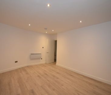 2 bed Apartment in Mealhouse Lane BOLTON, Bolton, BL1 1DD - Photo 2