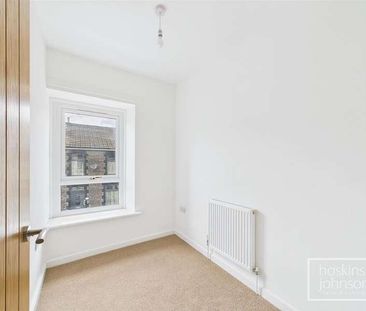 Middle Street, Pontypridd, CF37 - Photo 4