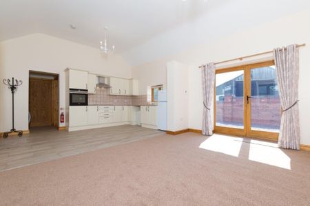 1 bedroom barn conversion to rent - Photo 3