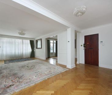 3 bedroom flat to rent - Photo 6