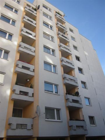 Hier wird noch gewerkelt! 2-Zimmer-Wohnung mit Balkon! - Foto 3