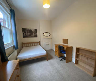3 bedroom flat to rent - Photo 5