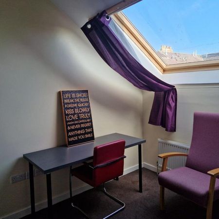 6 bedroom flat to rent - Photo 3