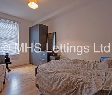 4 Bedroom Mid Terraced House for rent in Harold Terrace - Photo 5