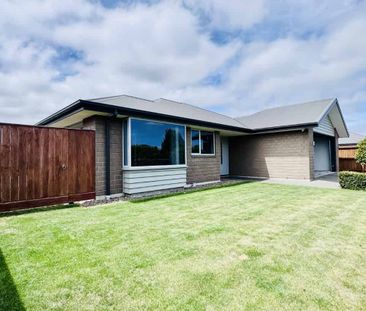 Family living at its finest! - Photo 2