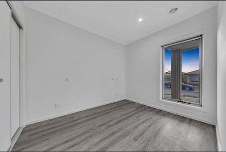 Stunning Family Home in Darley - Photo 5