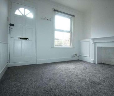 May Avenue, Northfleet, Gravesend, Kent, DA11 - Photo 4