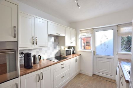 3 bedroom terraced house to rent - Photo 3