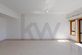 Apartamento T4 em Lisboa