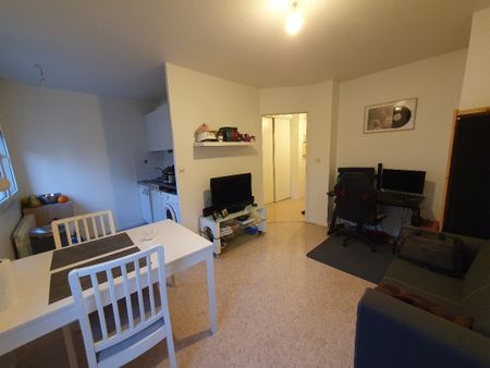 Location Appartement 1 pièce 30m² BESANCON 25000 - Photo 2