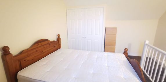 1 Bed Flat, Hart Street, RG1 - Photo 2