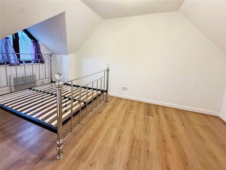 4 bedroom terraced house to rent - Photo 3