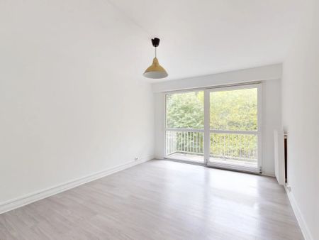 Location Appartement 3 pièces 62 m2 à Évry-Courcouronnes - Photo 3