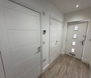 Crescent Drive, Aldershot, Hampshire, GU12 - Photo 4