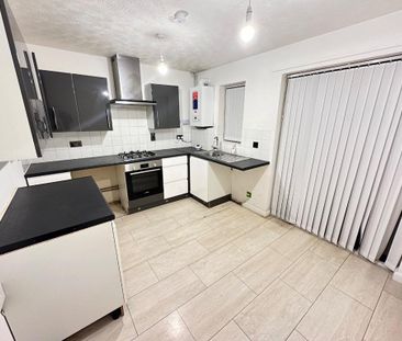 2 bedroom terraced house to rent - Photo 4