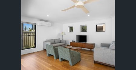 LIVE, THE MIAMI LIFESTYLE! - Photo 2