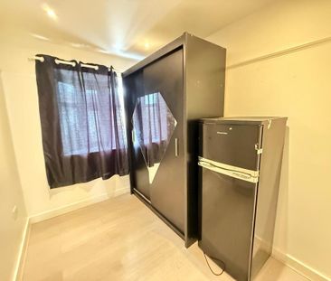 4 bedroom semi-detached house to rent - Photo 1