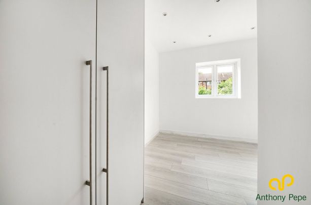 Regents Park Road, N3, London - Photo 1